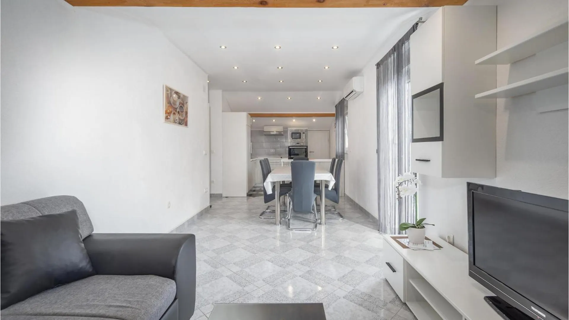 Awesome Home In Crikvenica With House Sea View 0*,