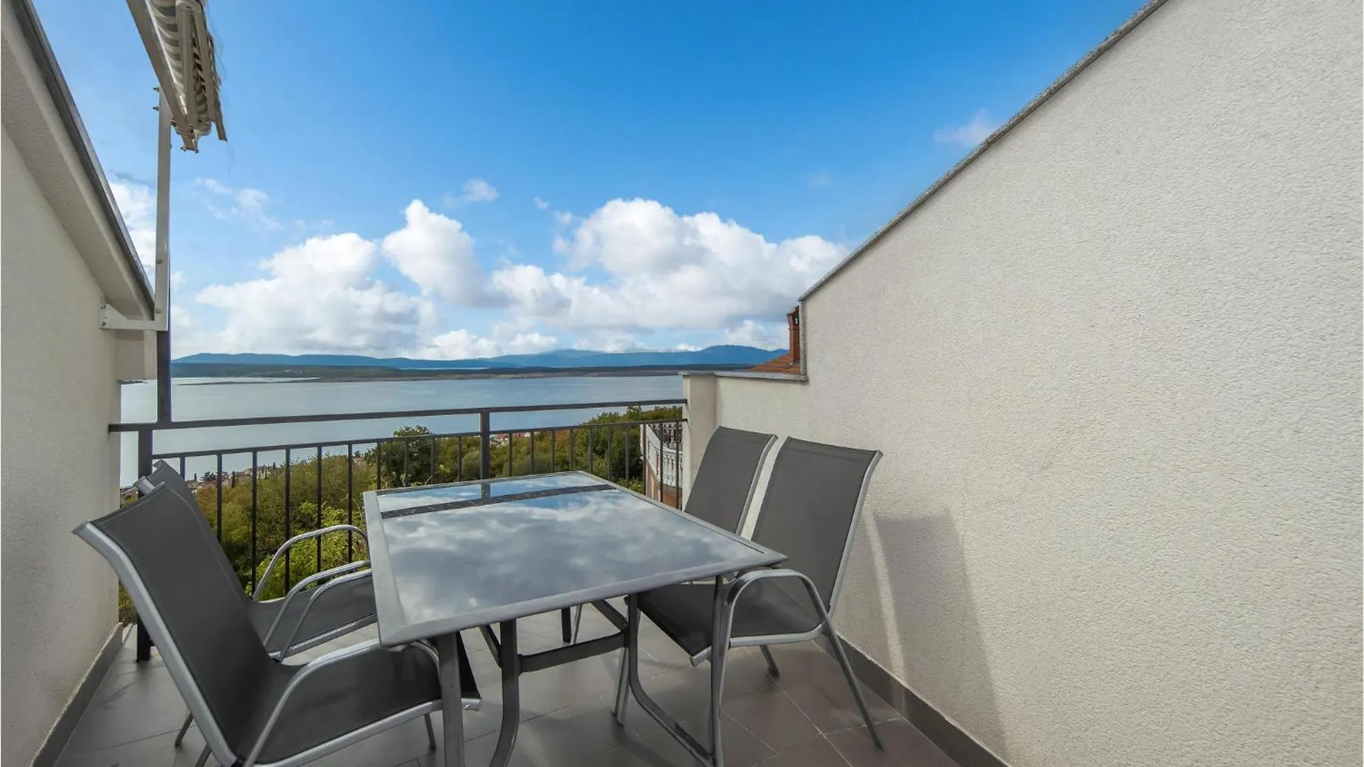 Awesome Home In Crikvenica With House Sea View Holiday home